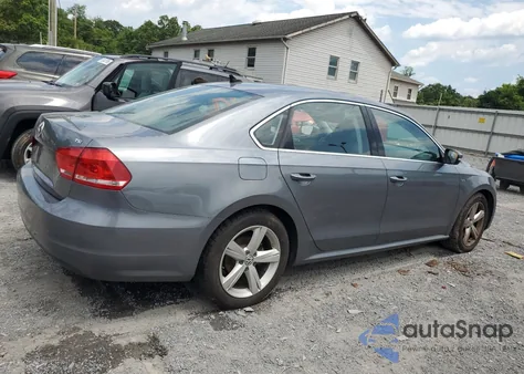 2015 Volkswagen Passat S из США, поврежденный, VIN 1VWAT7A30FC111911